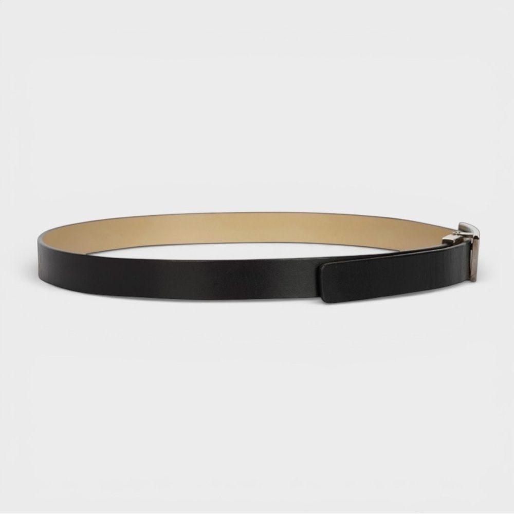 GUCCI Reversible Black and Tan Belt with Silver Logo Buckle. - Picture 3 of 16
